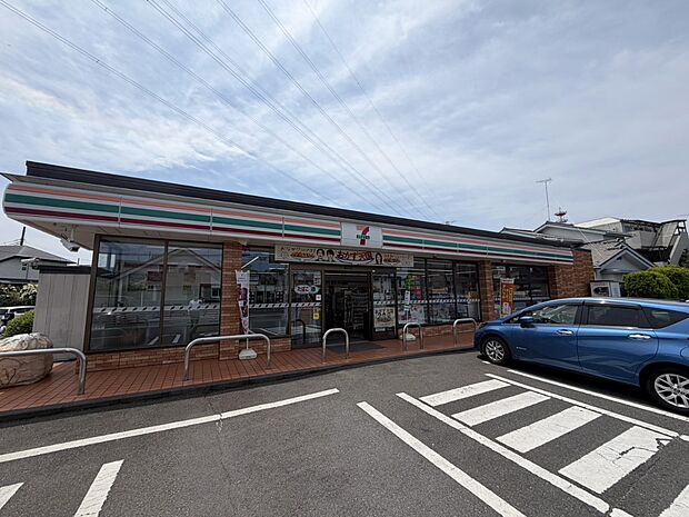 コンビニ 27m セブン-イレブン 東大和向原4丁目店