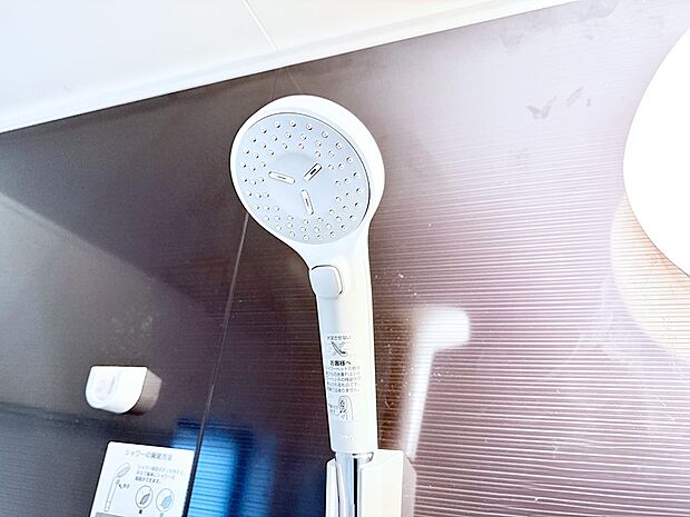 ■手元で簡単に止水できるため、水の無駄遣いを減らすことができます。