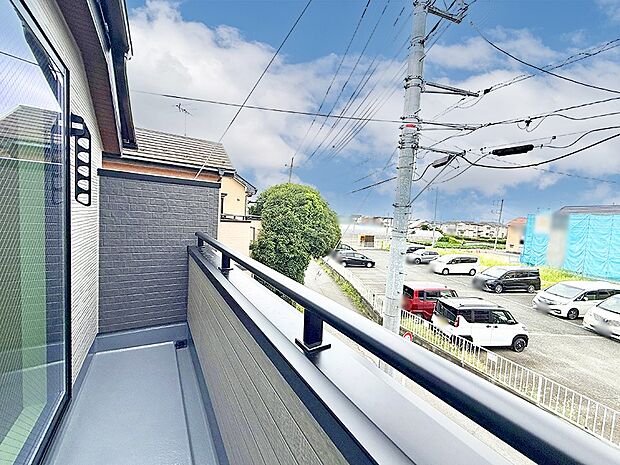 3号棟 ■ 季節の移ろいを感じられる開放的な空間です