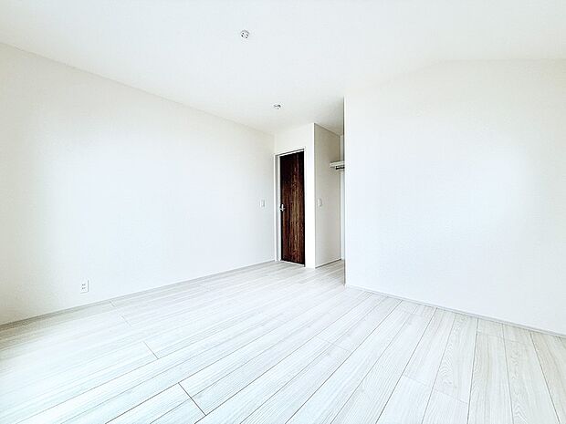 3号棟 ■落ち着いた色合いのお部屋で穏やかな時間を楽しめます