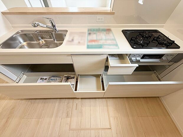 4号棟 ■シンプルで機能的、毎日使いやすいキッチン