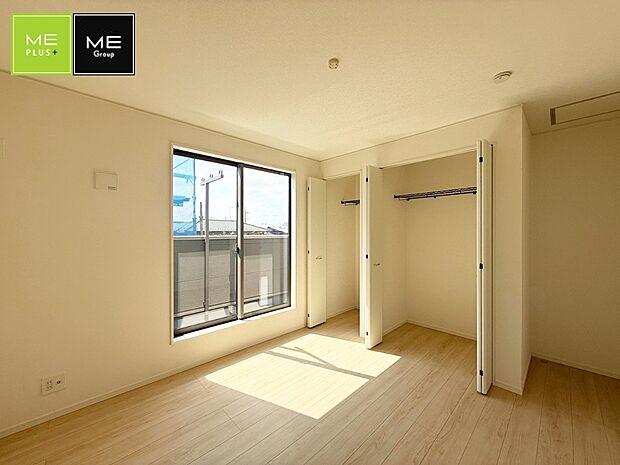 4号棟 ■落ち着いた色合いのお部屋で穏やかな時間を楽しめます