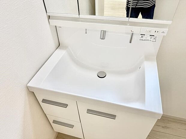 ■手洗いや顔を洗う時も快適に使える便利なシャワー