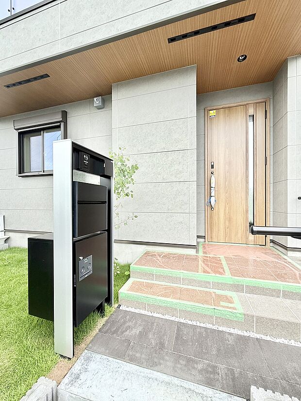1号棟 ■ 心地よい暮らしへとつながる、温かい玄関