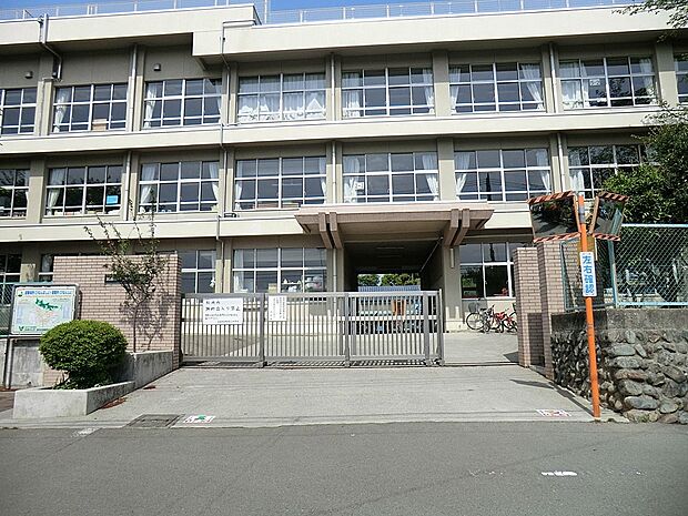 小学校 915m 武蔵村山市立第三小学校