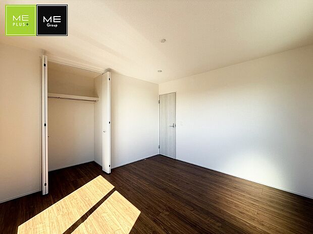 1号棟 ■落ち着いた色合いのお部屋で穏やかな時間を楽しめます