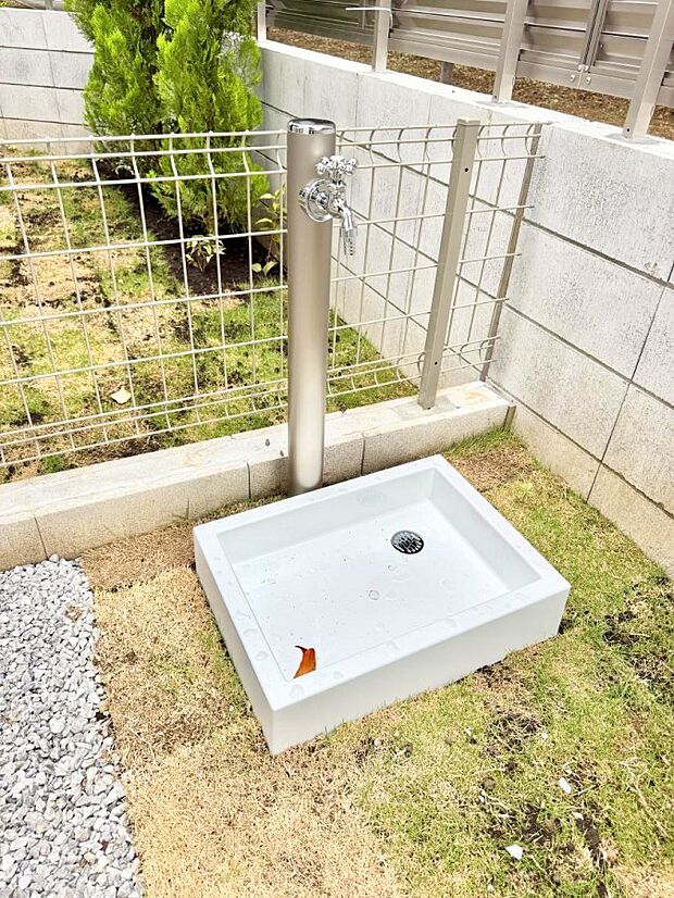 1号棟 ■ガーデニングや洗車などの際に大活躍な屋外立水栓