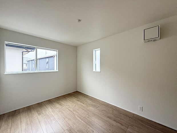 2号棟 ■落ち着いた色合いのお部屋で穏やかな時間を楽しめます