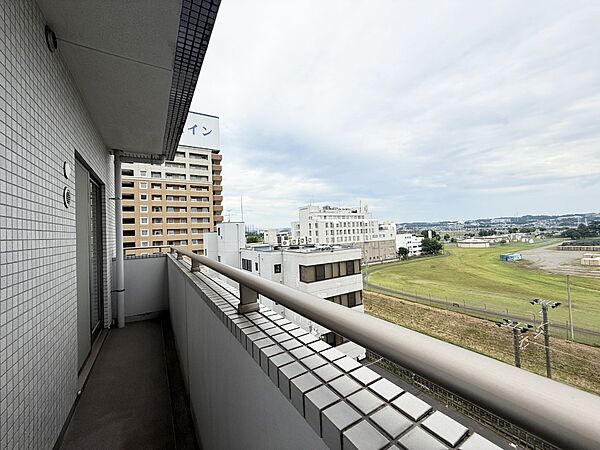 ■ 季節の移ろいを感じられる開放的な空間です