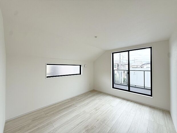 1号棟 ■落ち着いた色合いのお部屋で穏やかな時間を楽しめます