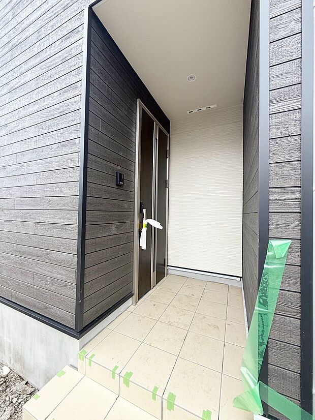 1号棟 ■ シンプルで美しく、住まいの第一印象を彩る玄関です