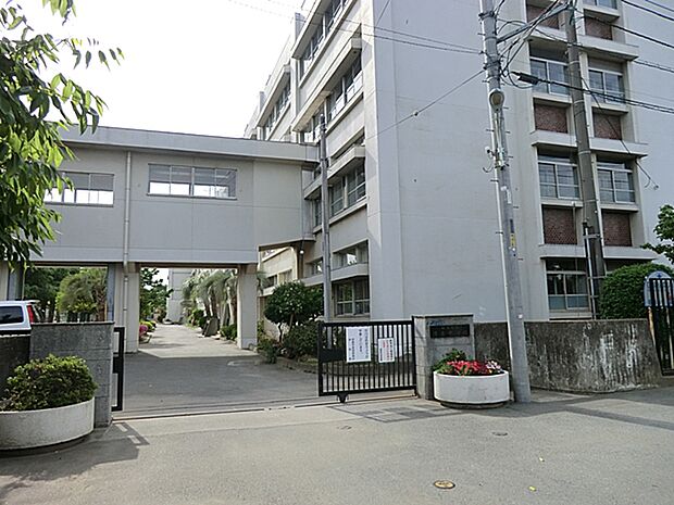 その他環境写真 700m 昭島市立清泉中学校
