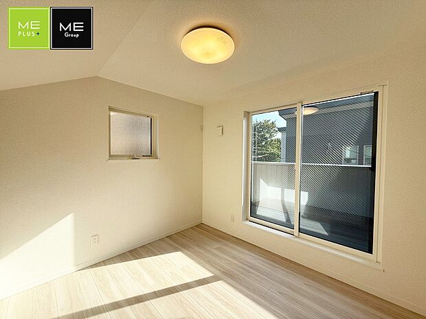 2号棟  ■落ち着いた色合いのお部屋で穏やかな時間を楽しめます