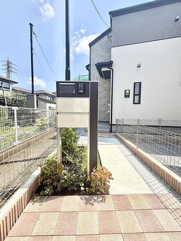 1号棟 ■ シンプルで美しく、住まいの第一印象を彩る玄関です