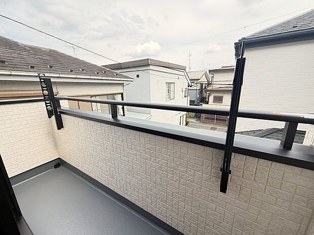 B号棟 ■ 季節の移ろいを感じられる開放的な空間です