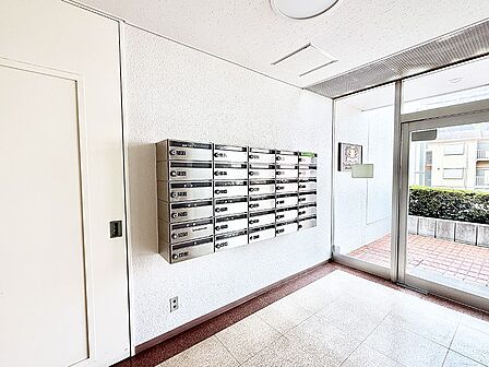 ■マンションのメールコーナーはきれいにされています。