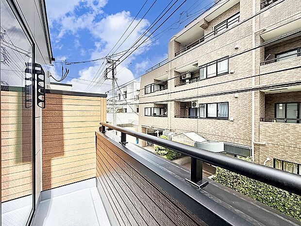 3号棟 ■ 季節の移ろいを感じられる開放的な空間です