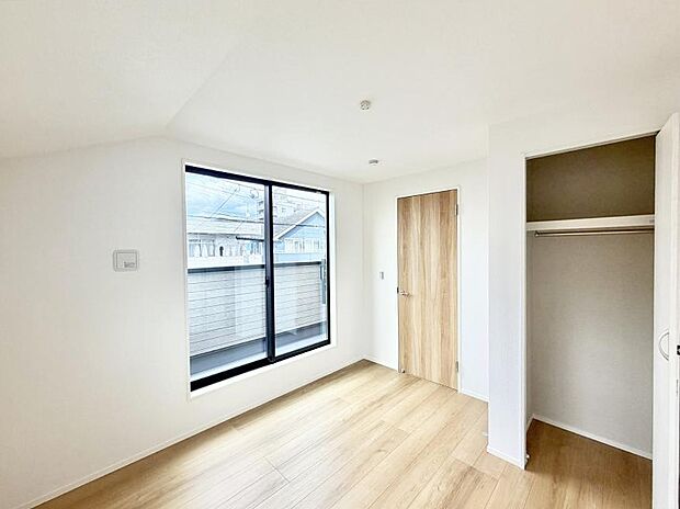 2号棟 ■落ち着いた色合いのお部屋で穏やかな時間を楽しめます