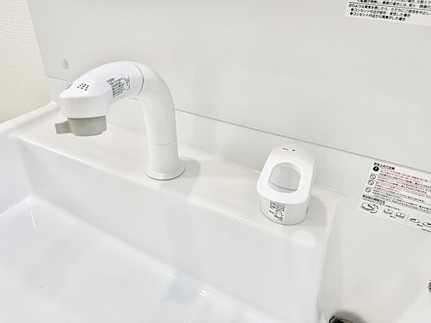 ■細かい部分まで洗いやすく便利なハンドシャワー付き