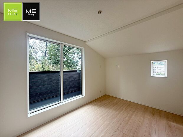 7号棟 ■落ち着いた色合いのお部屋で穏やかな時間を楽しめます