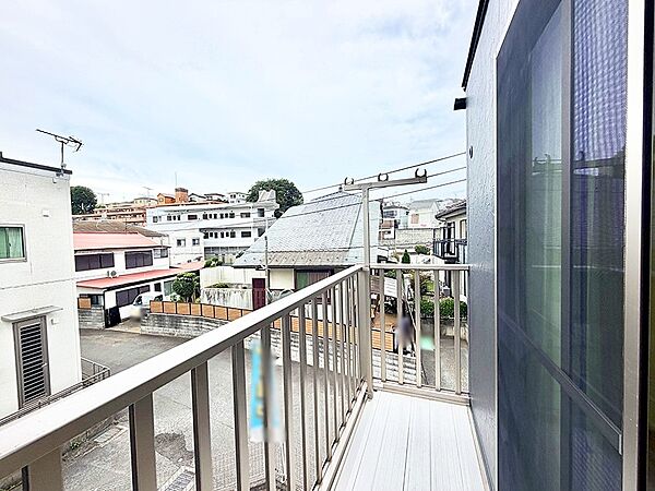 ■ 心地よい風と光を感じる、くつろぎのバルコニー
