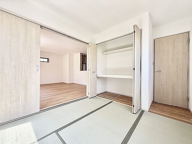 9号棟 ■落ち着いた色合いのお部屋で穏やかな時間を楽しめます