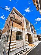 新深江駅より徒歩5分 築4年 3階建の賃貸物件