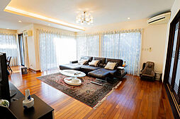 和歌山市久保丁3丁目　中古戸建 6SLDKのリビング/ダイニング