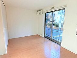 ブーローニュの森 102 1階1Kのリビング/ダイニング