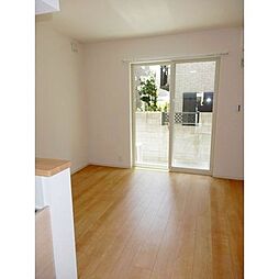 ベルウッドはれる中山 102 1階ワンルームのリビング/ダイニング