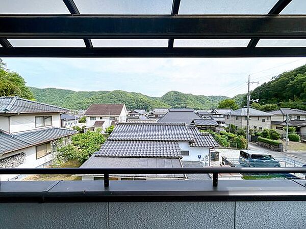 【リフォーム中】ベランダからの眺望写真です。見晴らしがよく、気持ちのいい景色です。