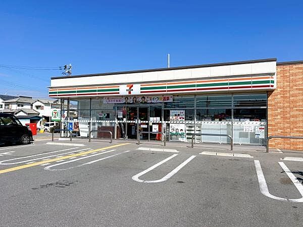 【周辺環境】セブンイレブン赤穂尾崎店まで約550ｍ（徒歩約7分）です。 600m