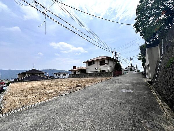 前面道路約5.5ｍで車の出し入れもラクラクです
