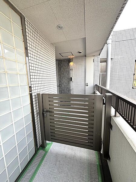 玄関を拡大表示