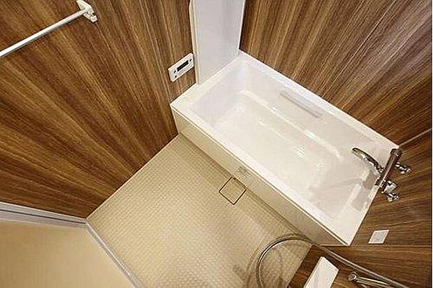 全面パネル、浴室換気乾燥機、ワイドミラー、スタイリッシュなデザイン！