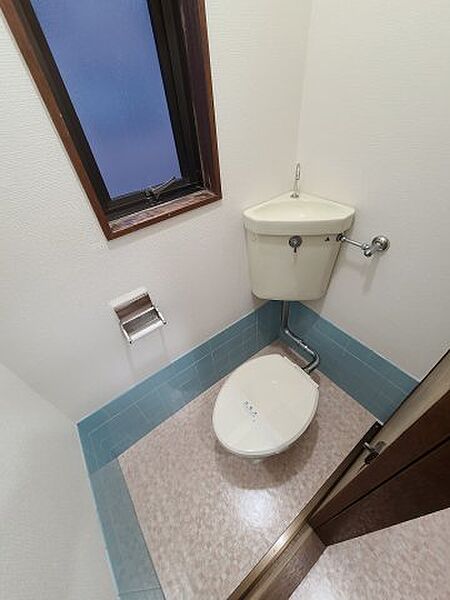 トイレ：コンパクトで使いやすいトイレです