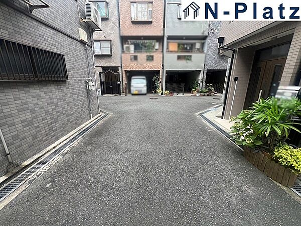 車通りが少なく、静かで安心して暮らせる環境です。