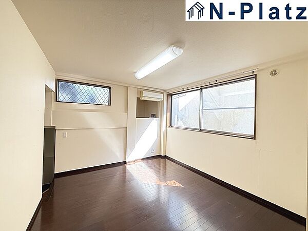 仕事や趣味のスペースとしても活用できる、多用途に使える部屋。