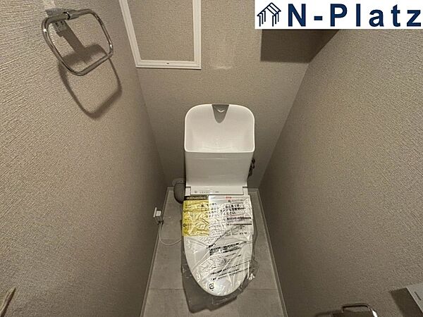 清潔感のあるシンプルで使いやすいトイレです。