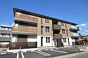 亀山駅より徒歩4分 2階 築3年の賃貸物件