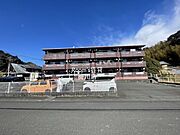 いこいの広場駅より徒歩17分 3階 築24年5ヶ月の賃貸物件