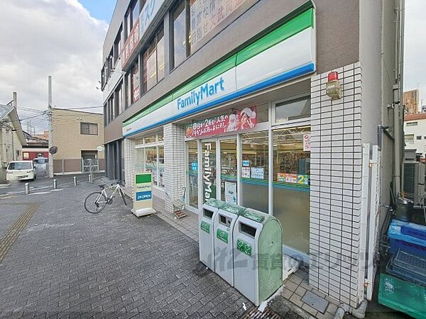 画像26:ファミリーマート　橿原神宮前駅西口店まで170メートル