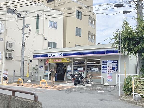 画像17:ローソン　富雄駅北店まで190メートル