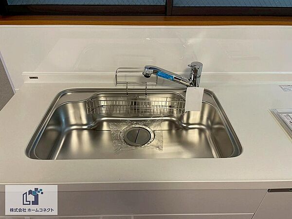 キッチン設備｜お手入れしやすいステンレス製シンクを採用。