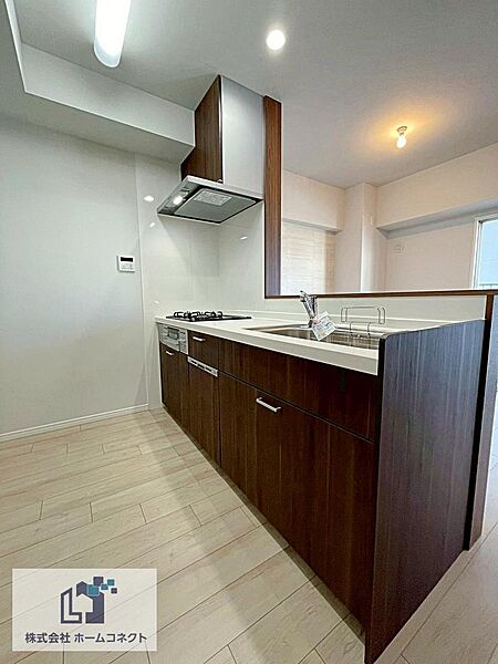 キッチン交換｜リビングと一体感のあるオープンキッチン。
