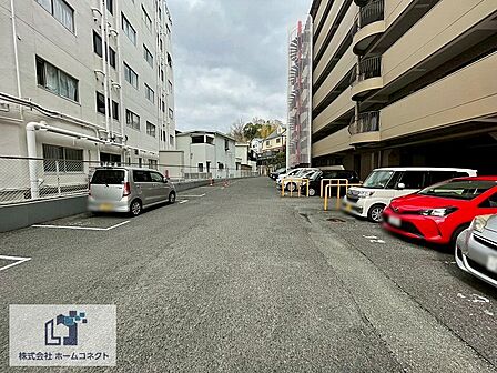 駐車場｜月額使用料：10,000円（※最新の空き状況はお問い合わせください）