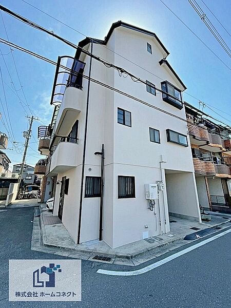 外観｜北東・南西の角地物件。