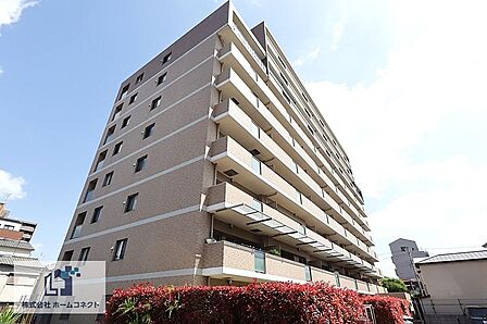 外観|平成16年7月に完成したRC造10階建てのマンション。総戸数は64戸です。