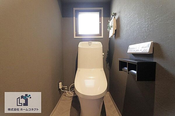 トイレ新調｜ウォシュレット機能付きのトイレになります。