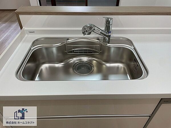 キッチン設備｜お手入れしやすいステンレス製シンクを採用。
